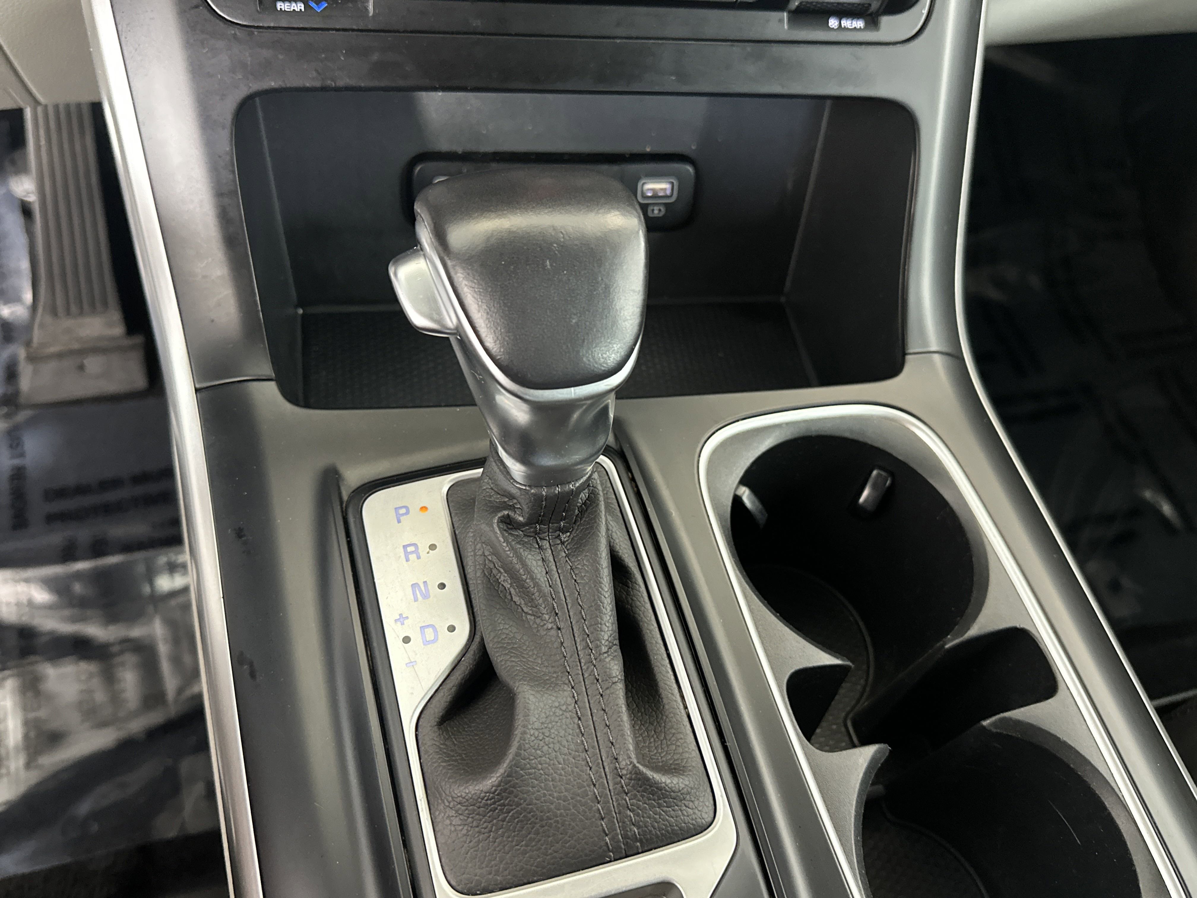 2023 Kia Carnival LX photo 8
