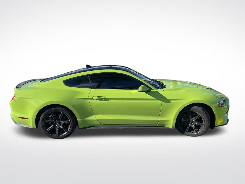 2020 Ford Mustang EcoBoost photo 4