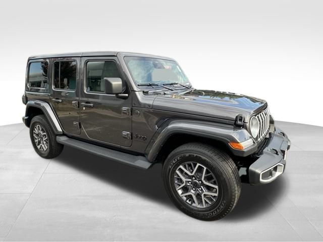 2025 Jeep Wrangler Sahara photo 8