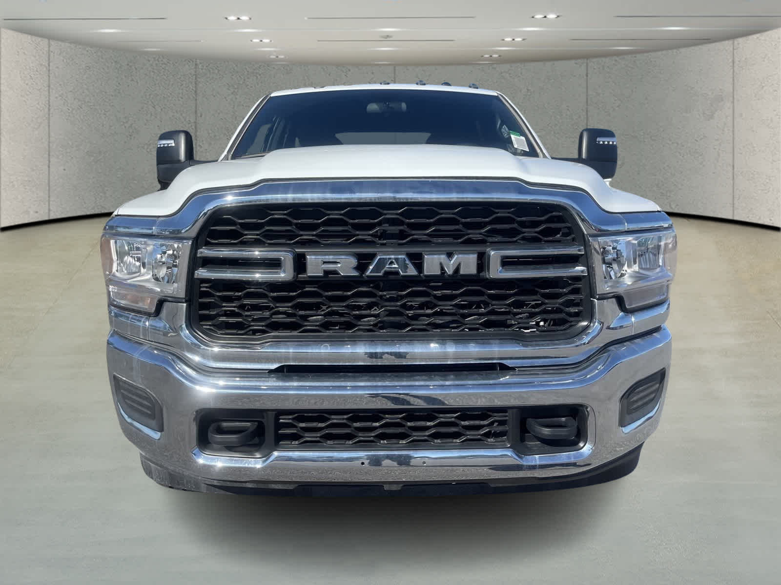 2024 Ram 3500 Tradesman photo 3