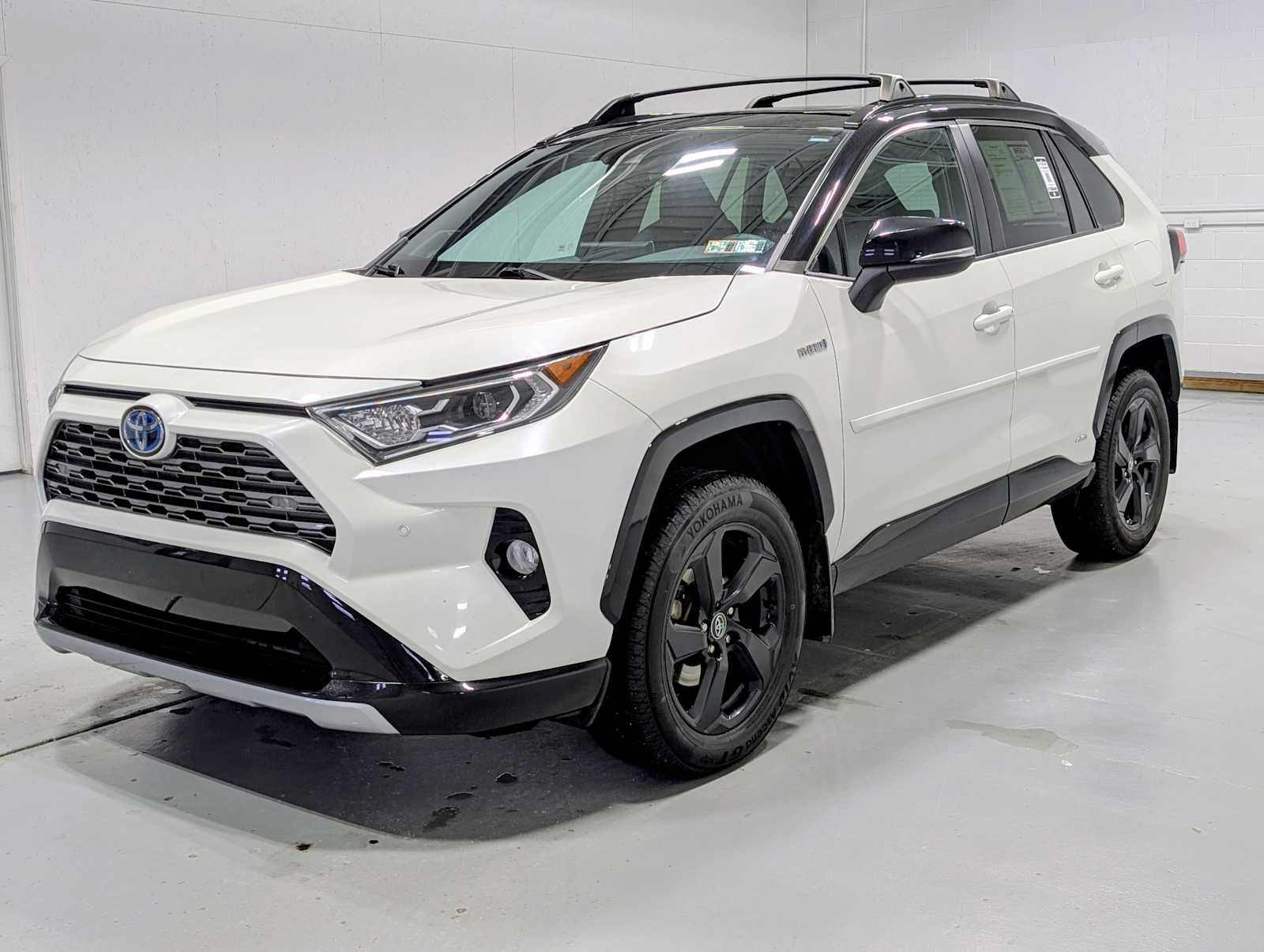 2020 Toyota RAV4 XSE's photo
