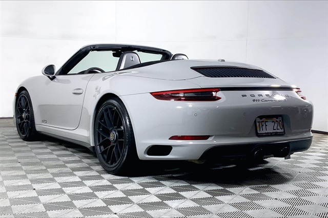 2018 Porsche 911 GTS photo 3