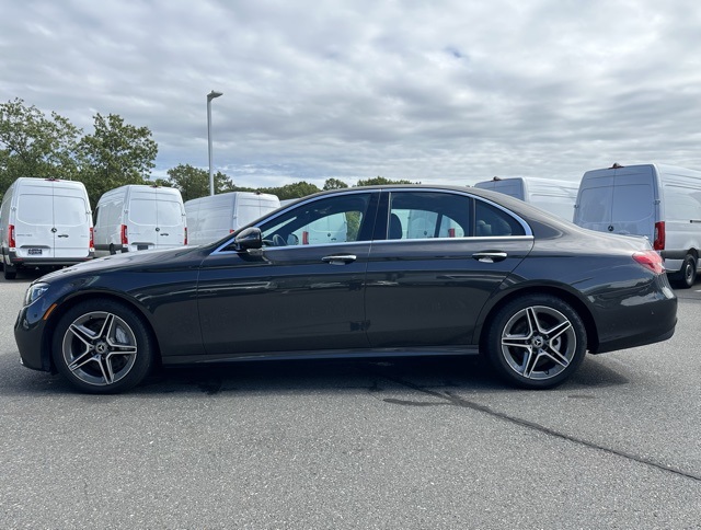2022 Mercedes Benz E 350 4MATIC photo 4