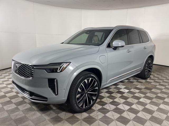 2025 Volvo XC90 T8 AWD Plus photo 4
