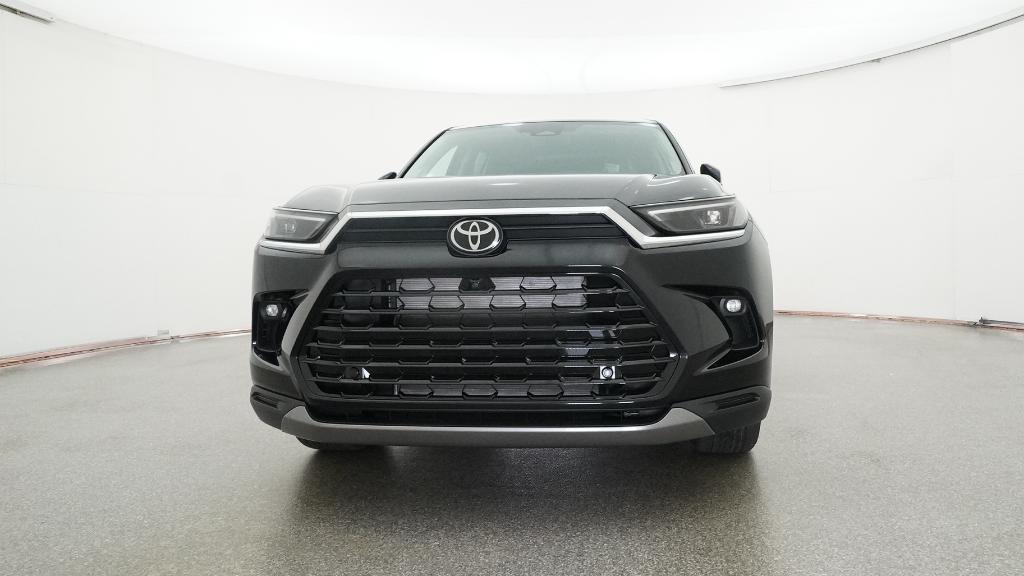 2026 Toyota Grand Highlander Platinum AWD photo 3