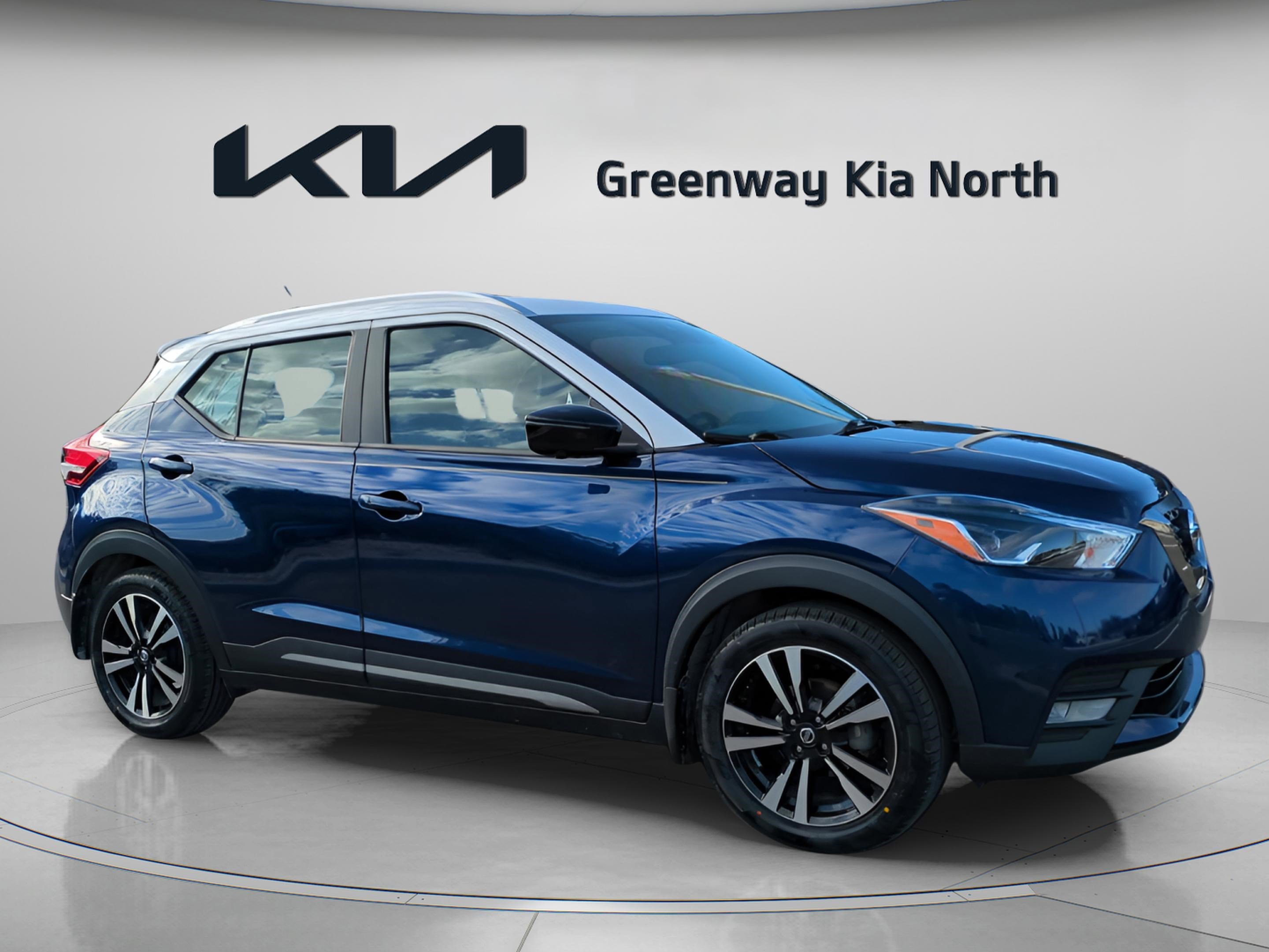 2020 Nissan Kicks SR's photo