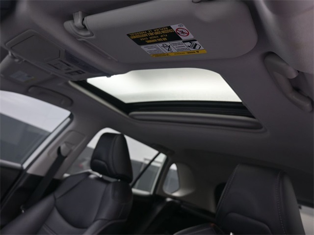 2021 Toyota RAV4 XLE Premium photo 2