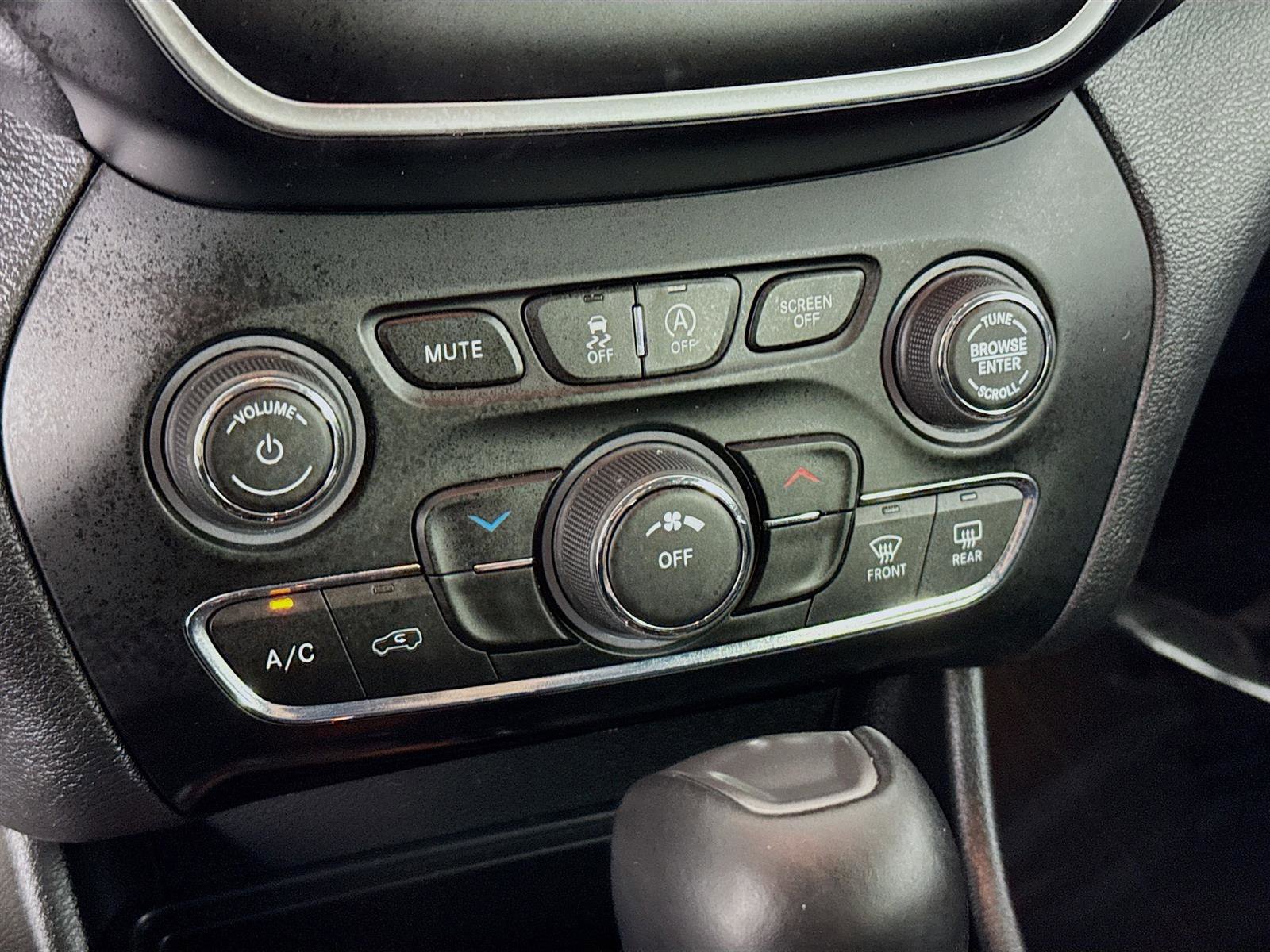 2019 Jeep Cherokee Latitude photo 15