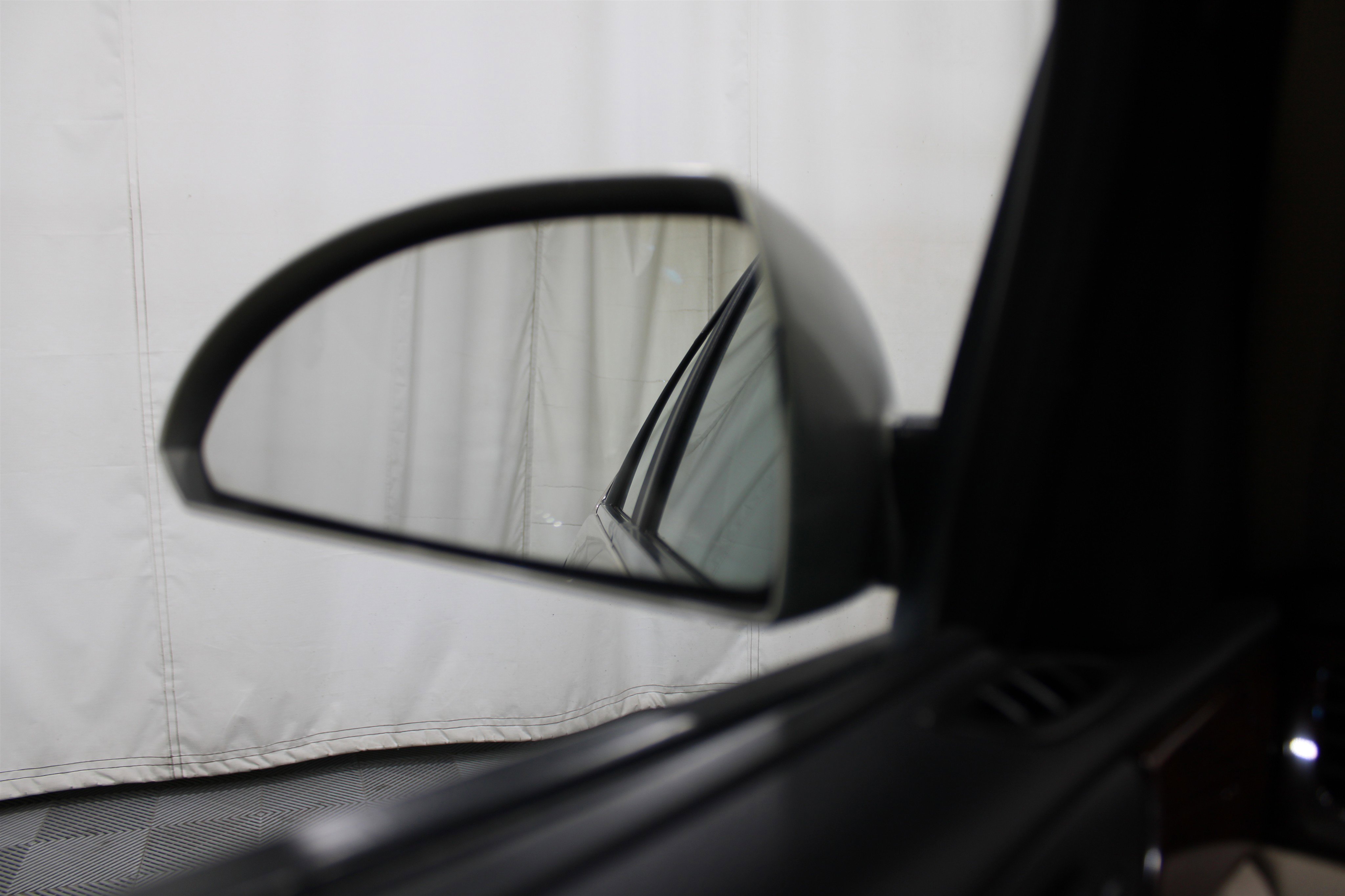 2011 Chevrolet Impala LTZ photo 3