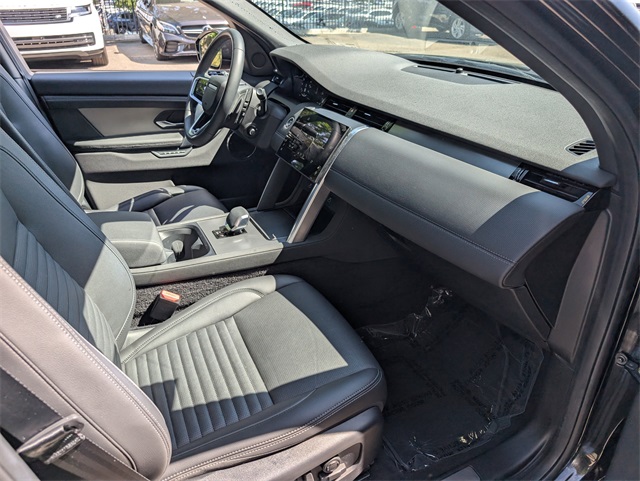 2024 Land Rover Discovery Sport SE photo 10