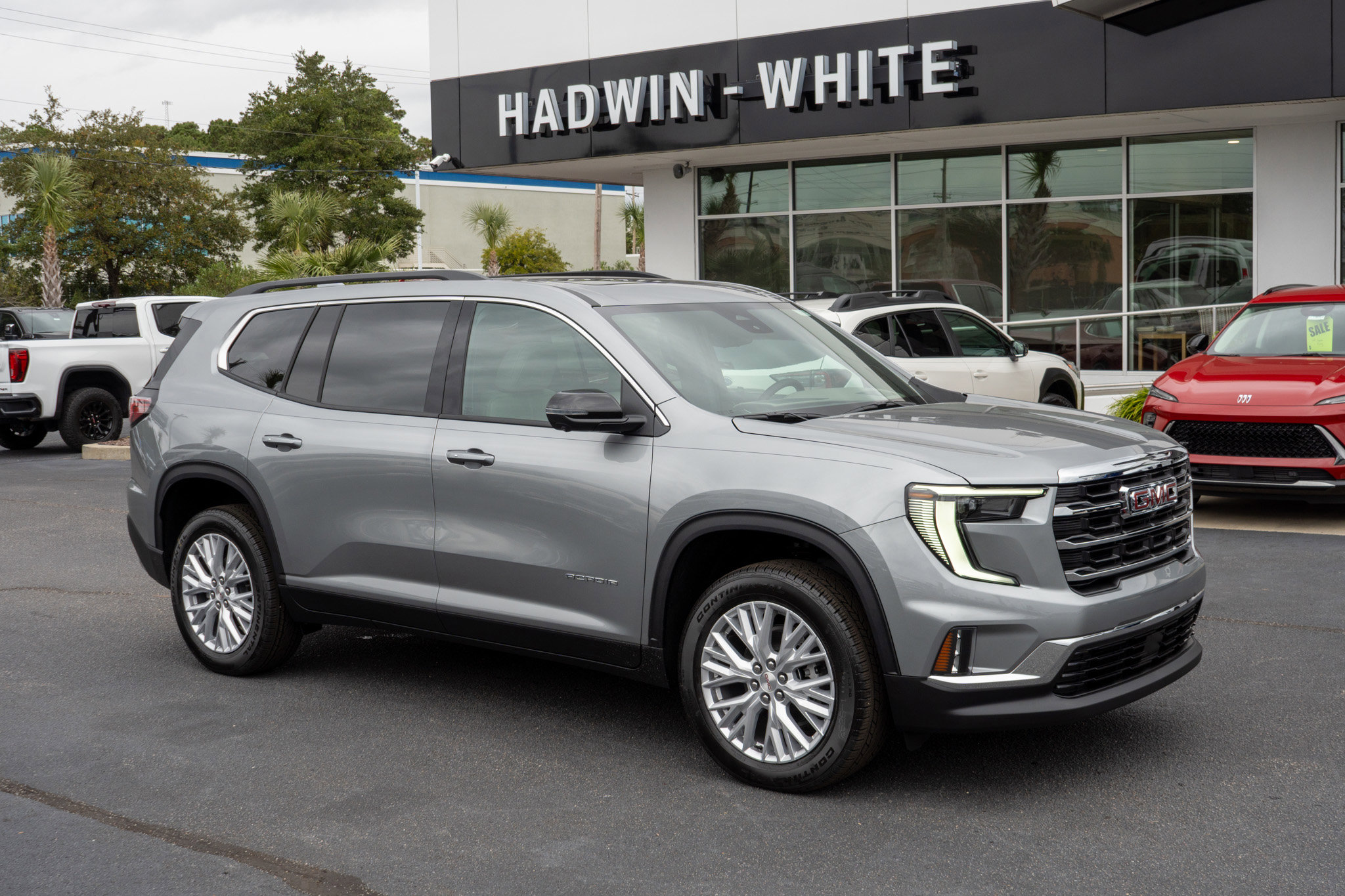 2026 GMC Acadia Elevation's photo