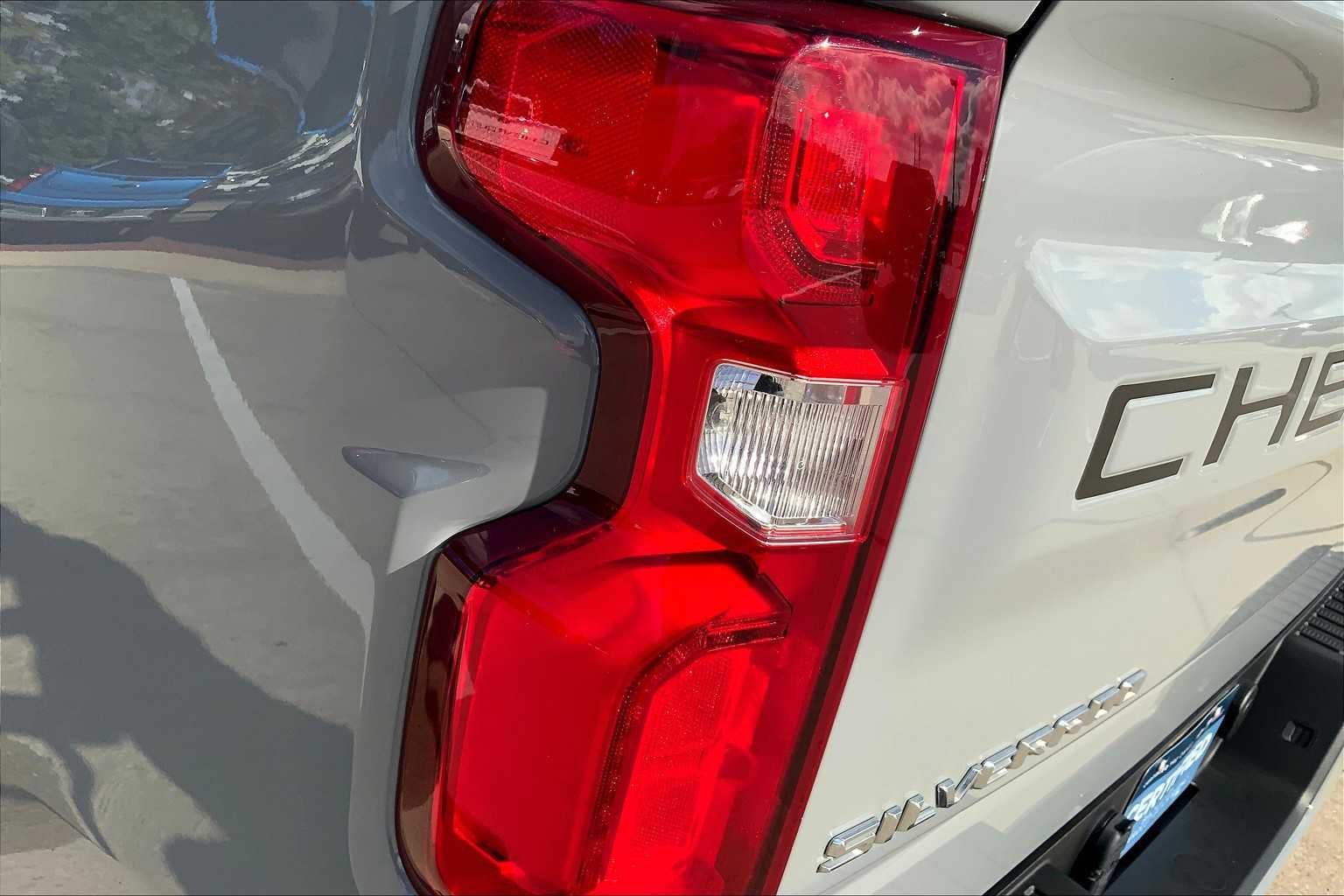 2024 Chevrolet Silverado RST photo 25