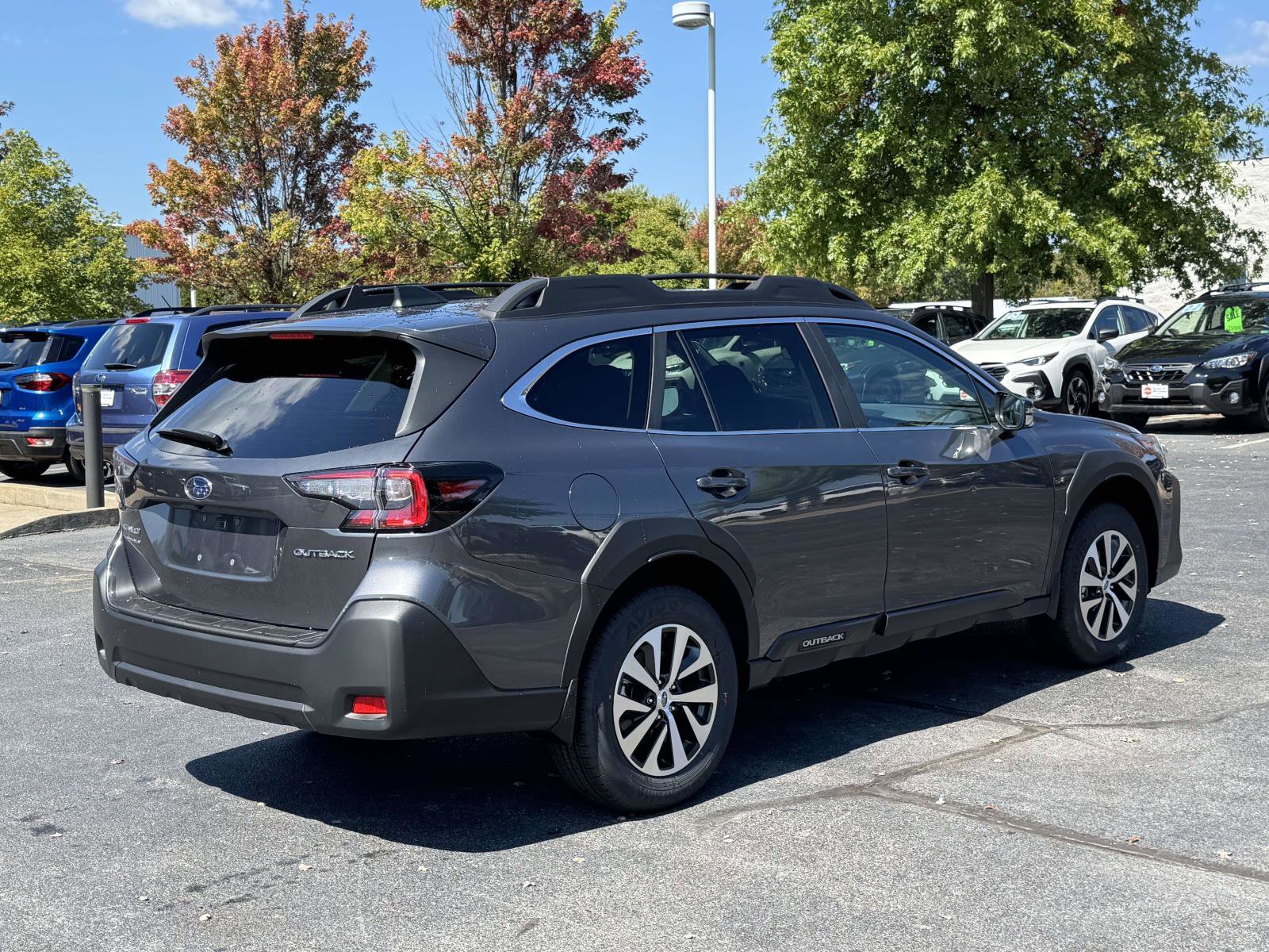 2025 Subaru Outback Premium photo 2
