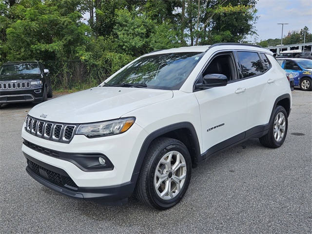 2025 Jeep Compass Latitude photo 3
