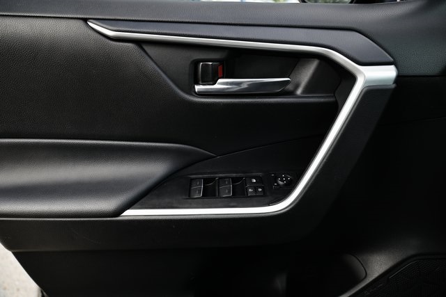 2024 Toyota RAV4 Hybrid XLE photo 14