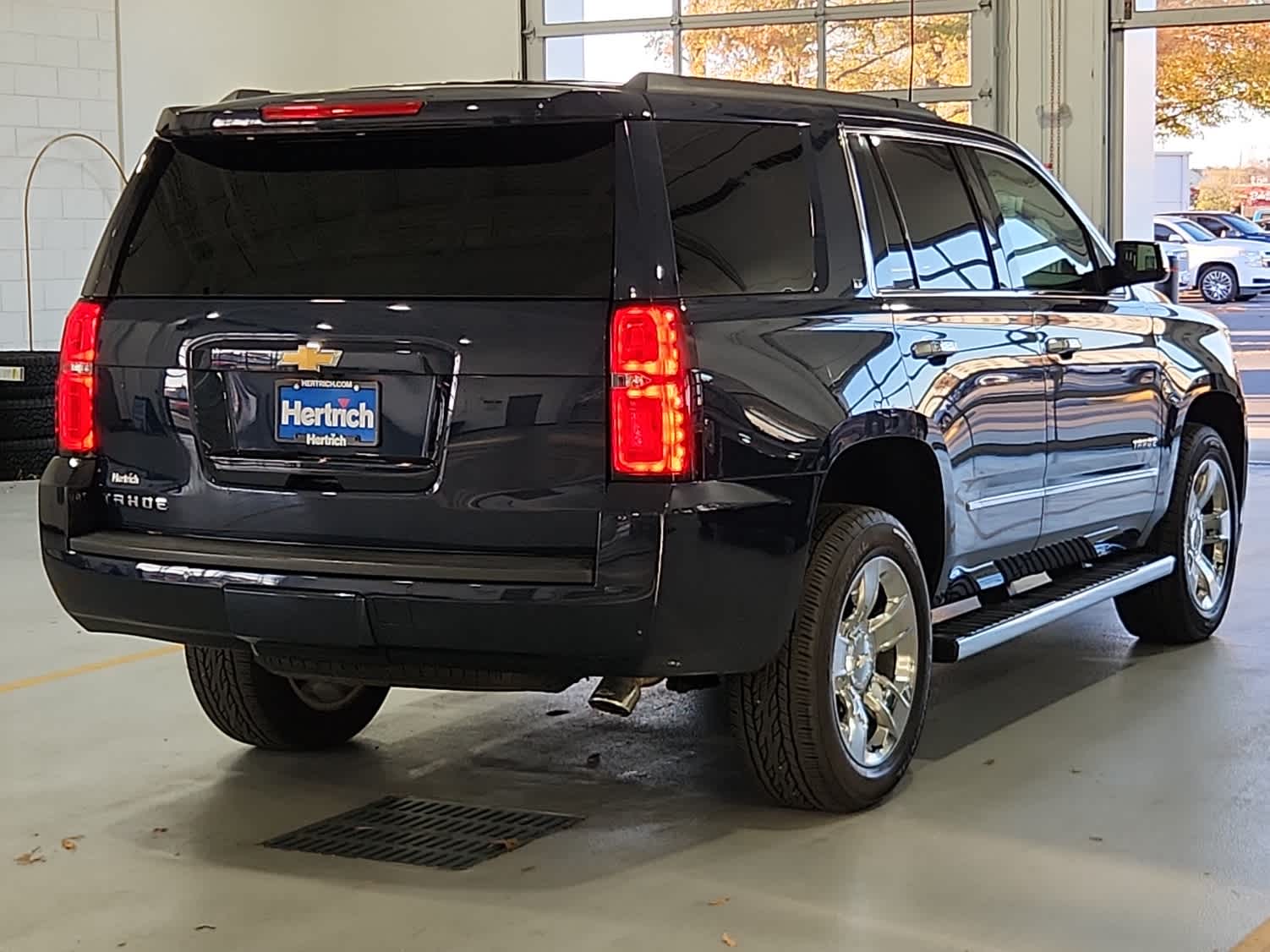 2017 Chevrolet Tahoe LT photo 3