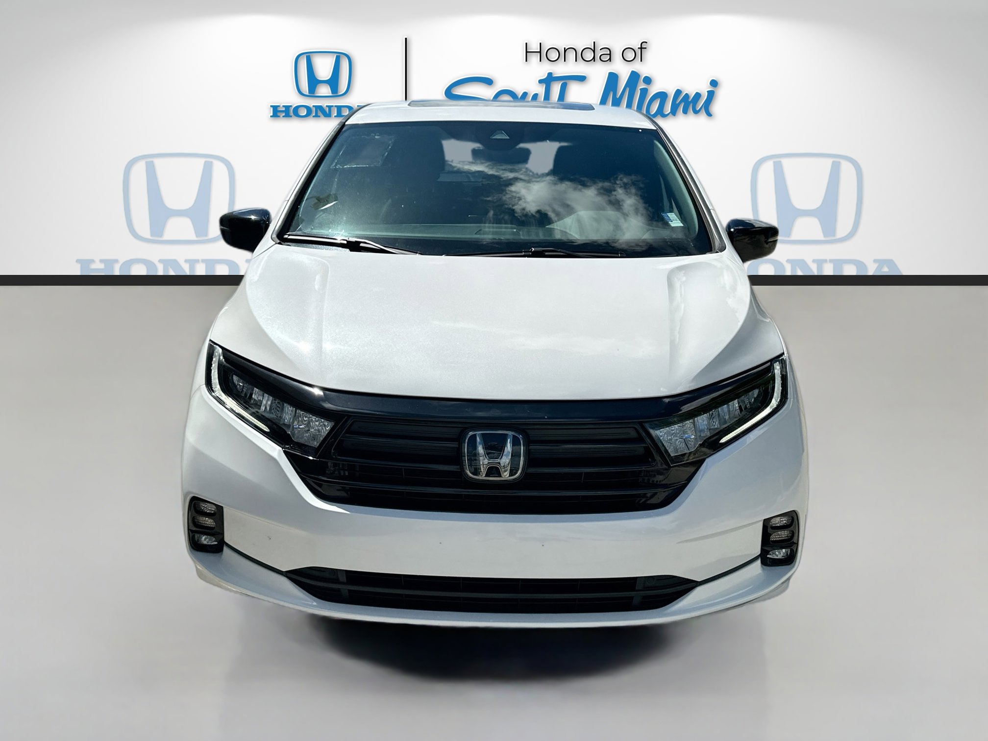 2023 Honda Odyssey Sport photo 2