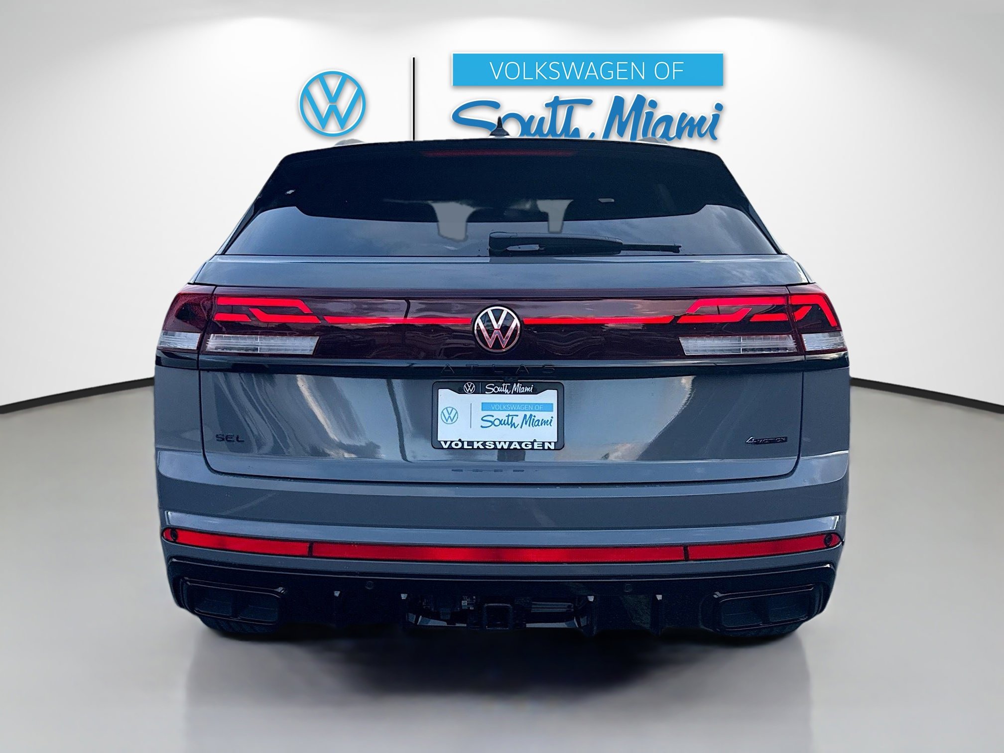 2026 Volkswagen Atlas Cross Sport SEL R-Line photo 2