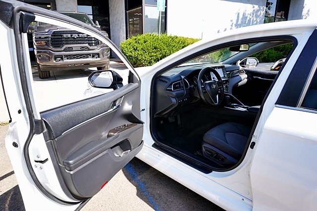 2023 Toyota Camry LE photo 31