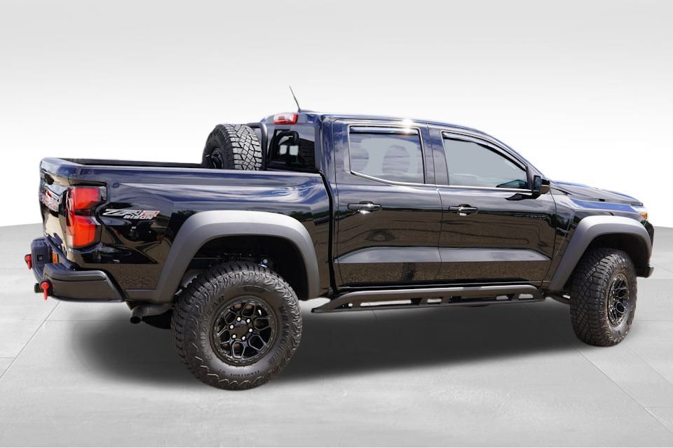 2025 Chevrolet Colorado ZR2 photo 4