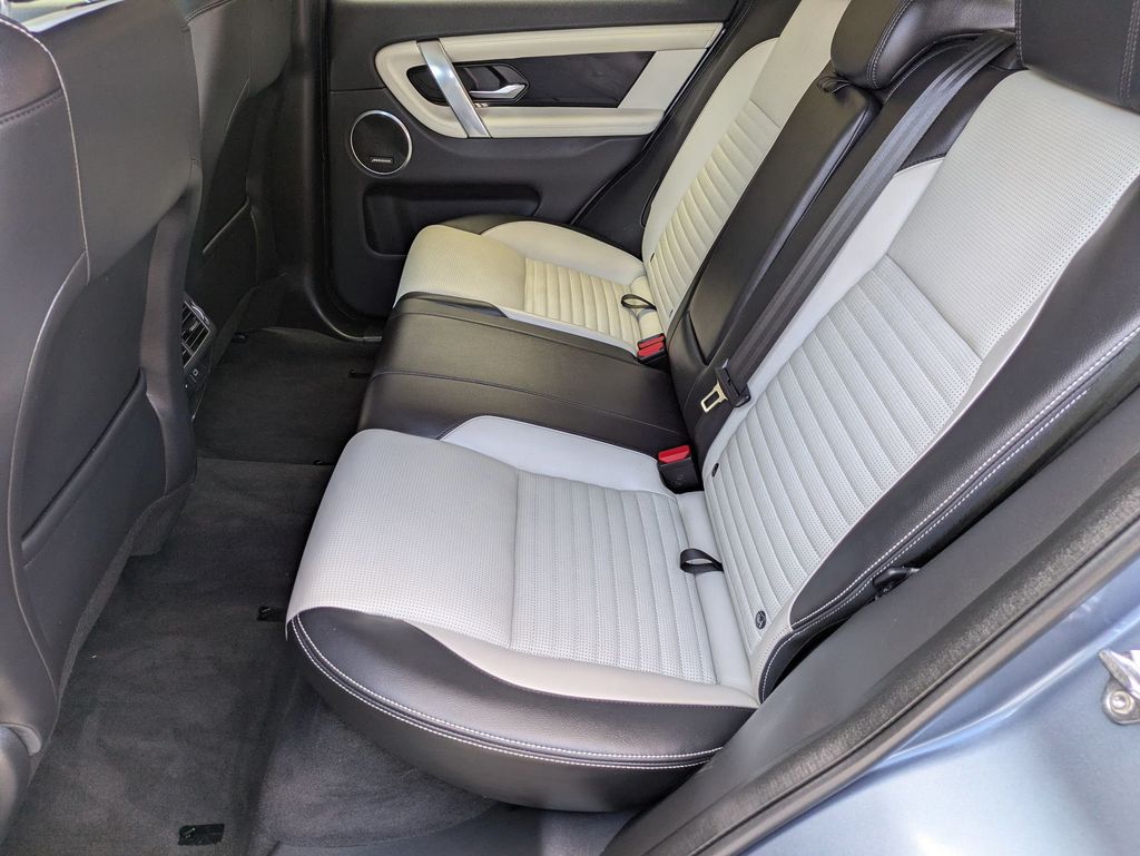 2023 Land Rover Discovery Sport SE R-Dynamic photo 21