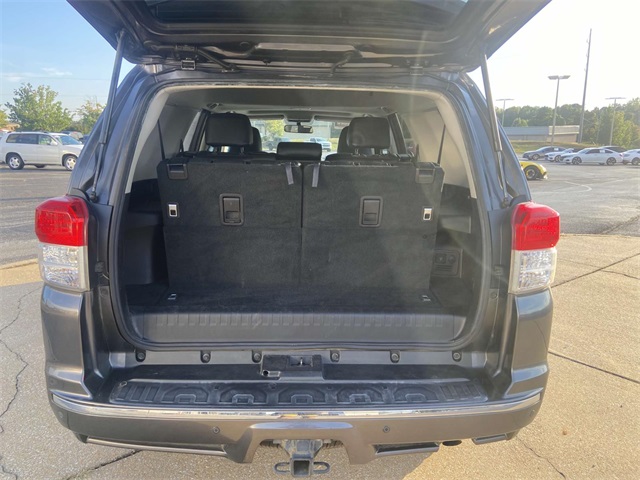 2011 Toyota 4Runner SR5 photo 8