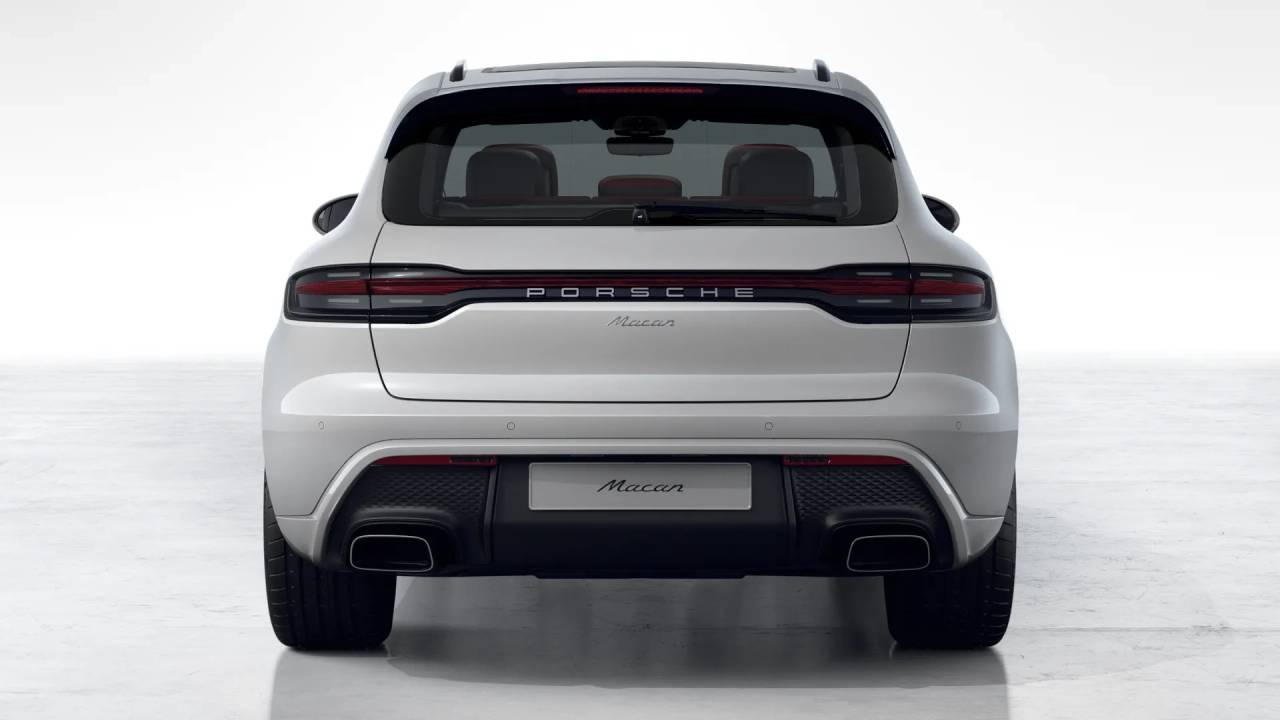 2026 Porsche Macan T photo 8