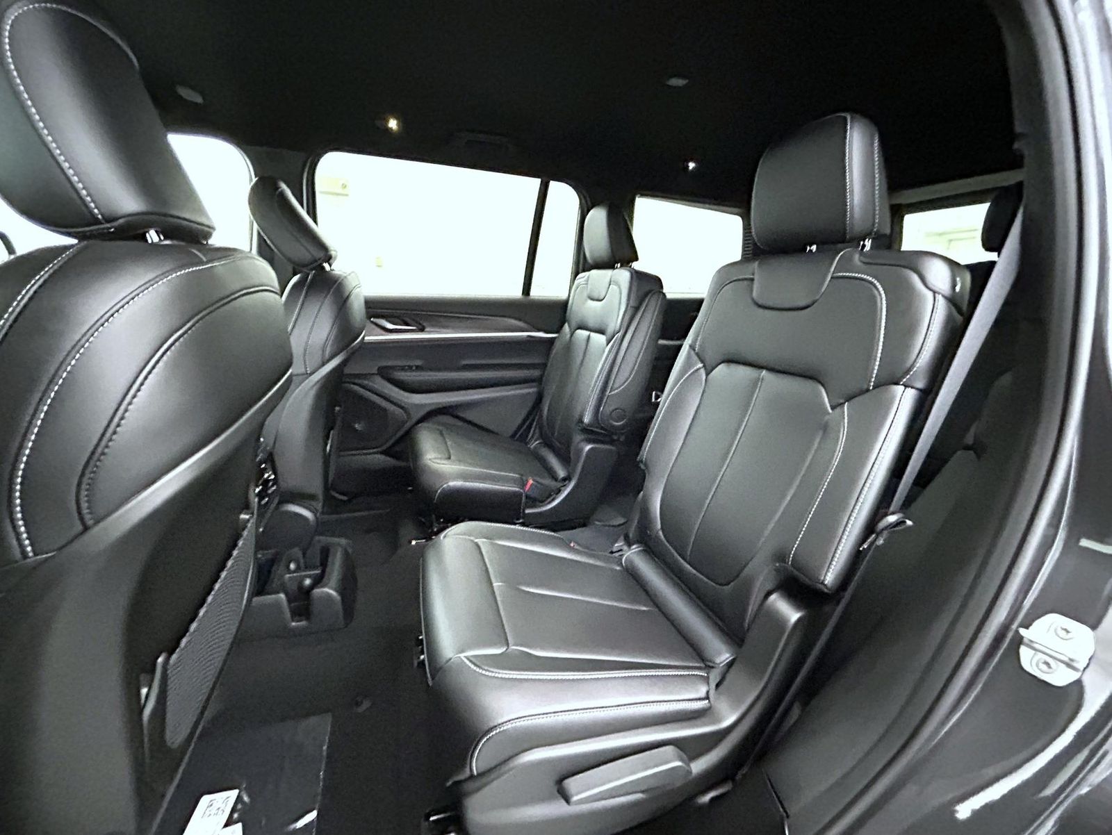 2025 Jeep Grand Cherokee Limited photo 21