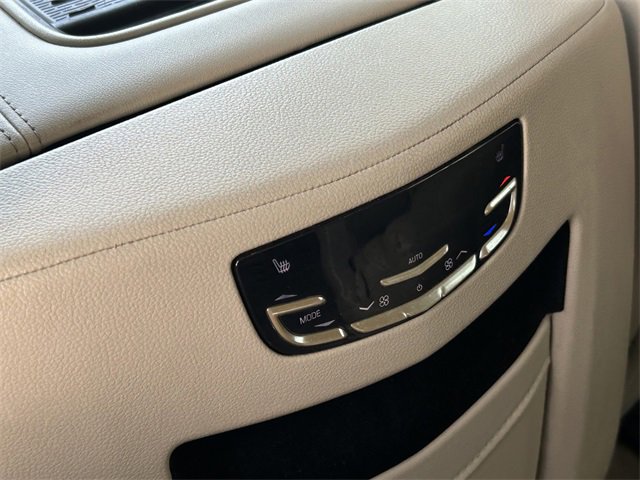 2017 Cadillac Escalade Luxury photo 10