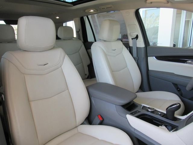 2025 Cadillac XT6 Premium Luxury photo 8