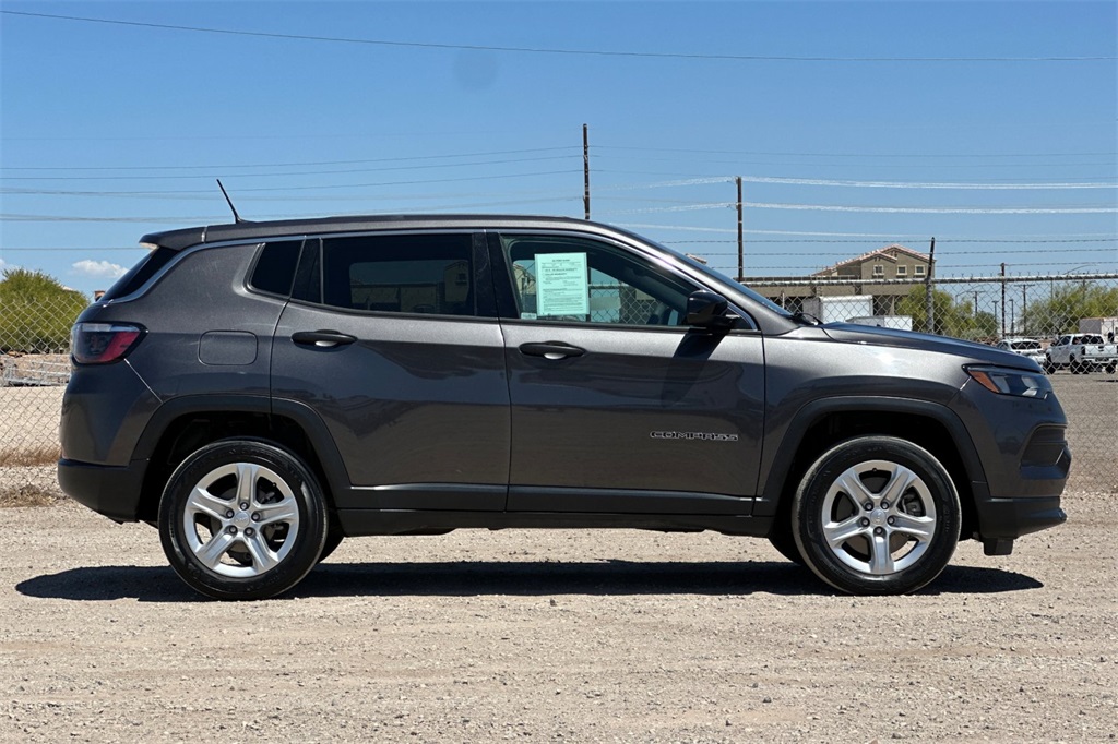 2023 Jeep Compass Sport photo 3