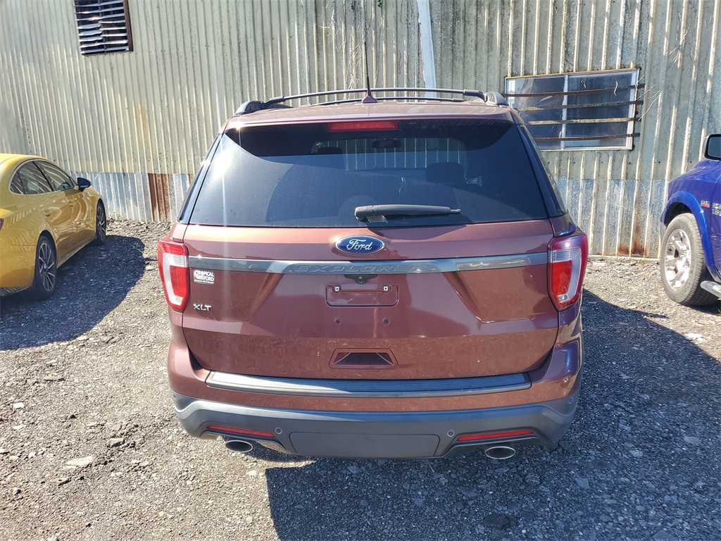 2018 Ford Explorer XLT photo 3