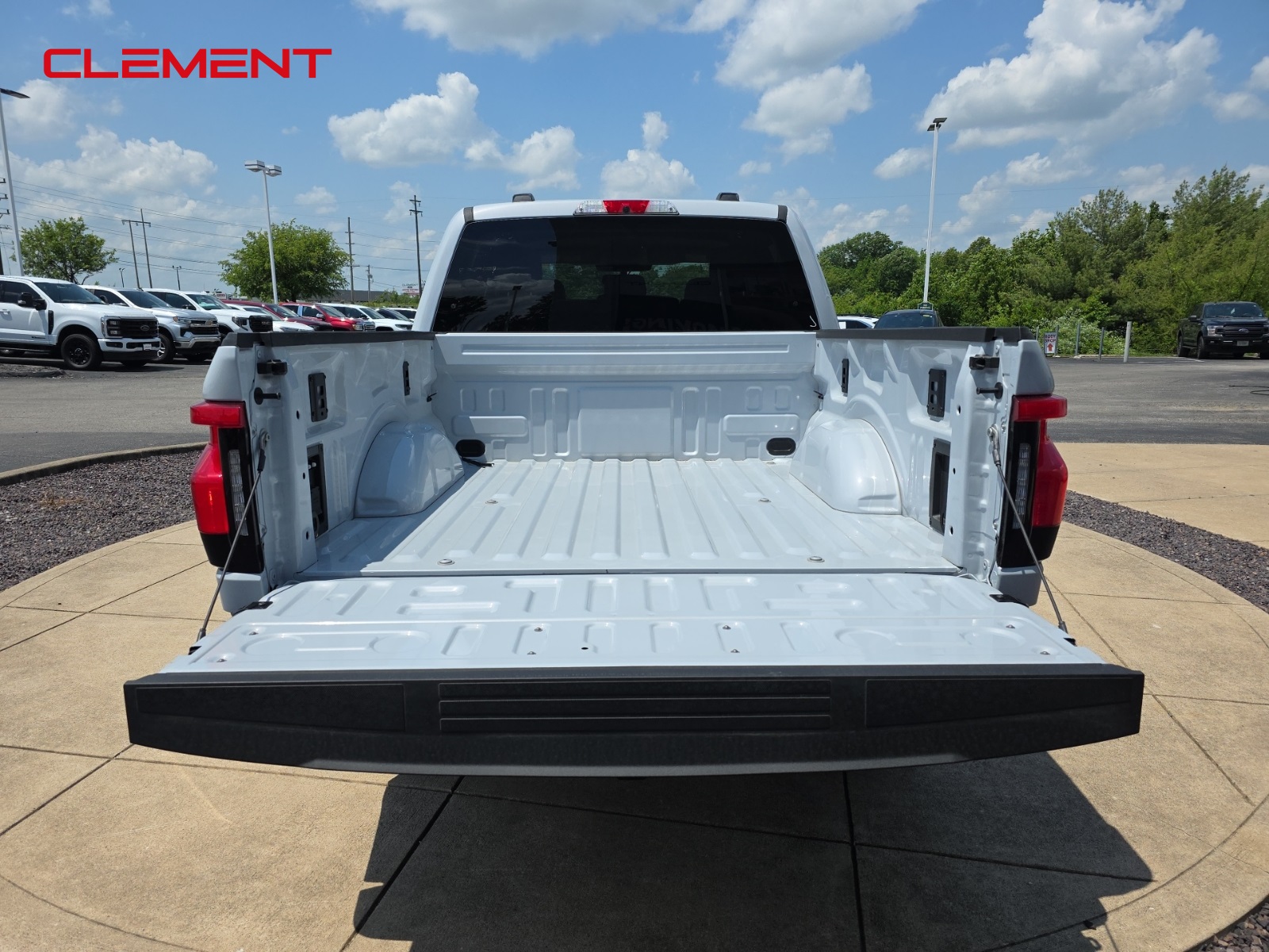 2025 Ford F-150 Lightning XLT photo 8