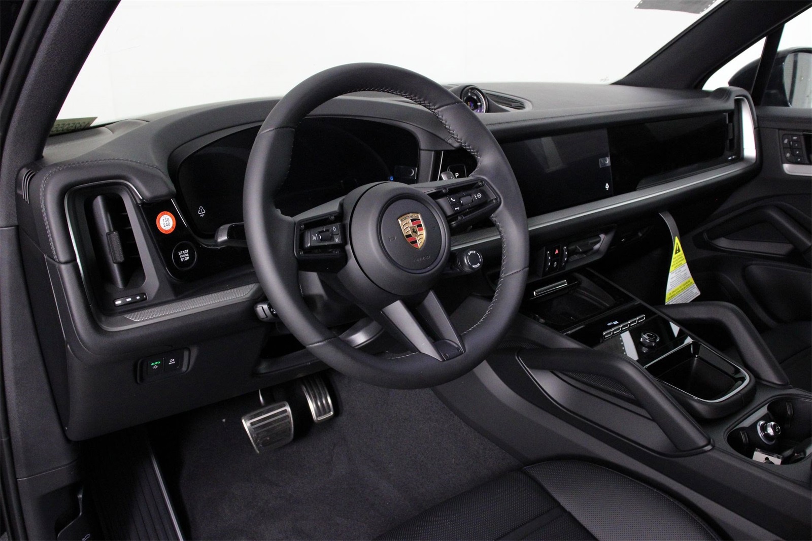 2025 Porsche Cayenne S photo 4