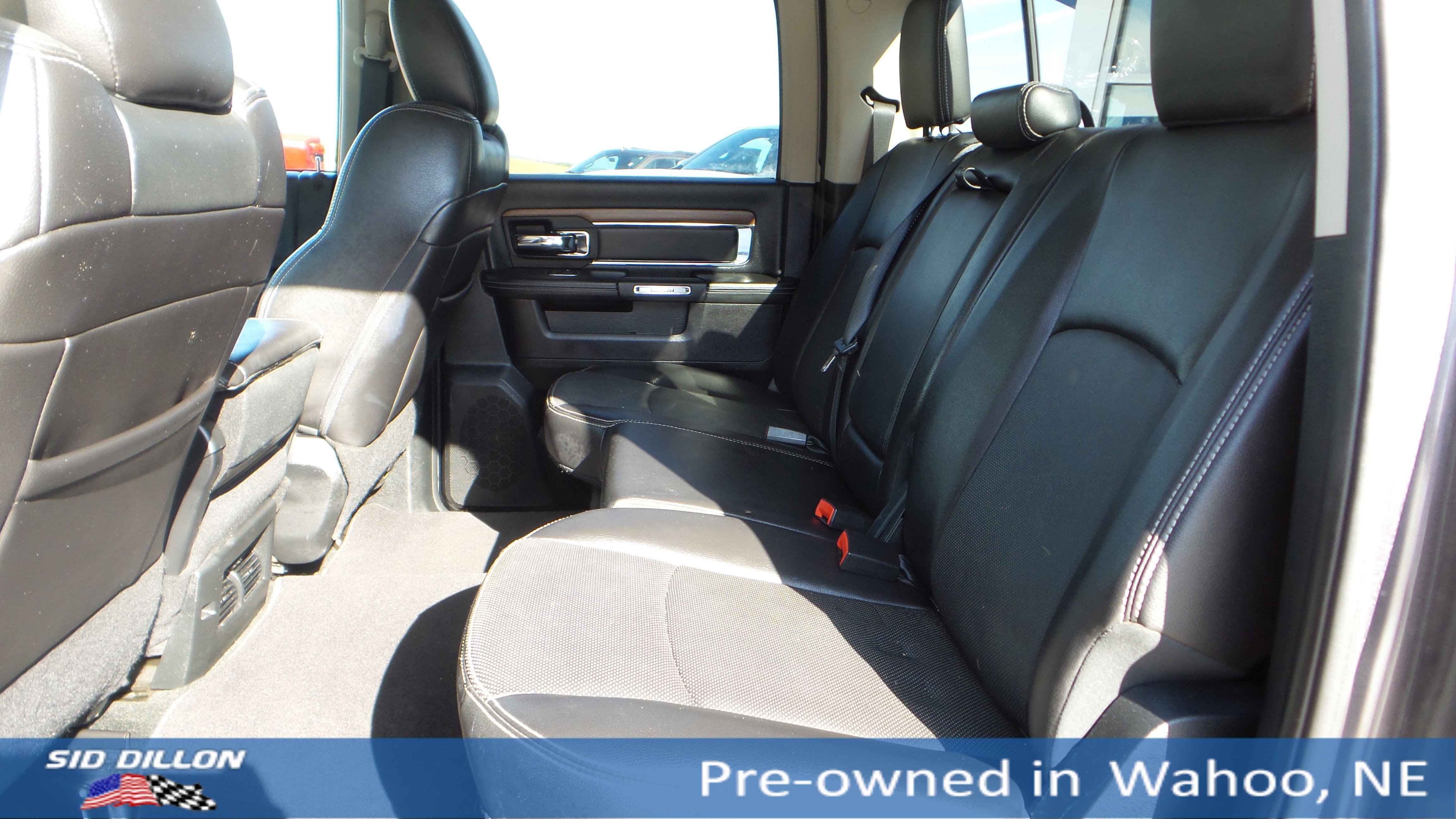 2016 Ram 1500 Laramie photo 11