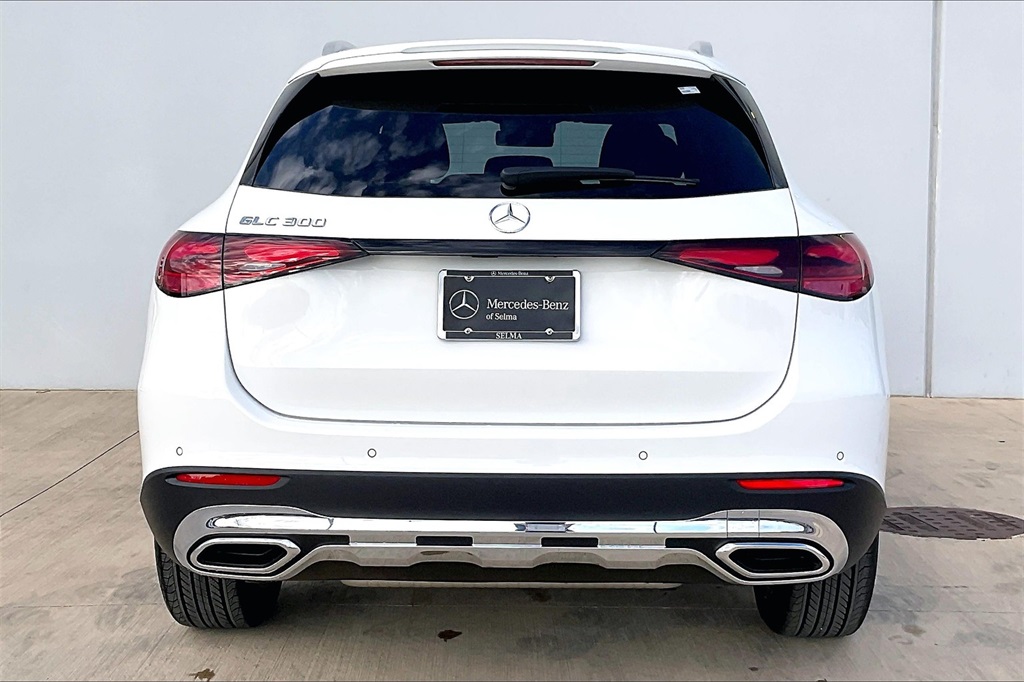 2026 Mercedes Benz GLC 300 photo 4