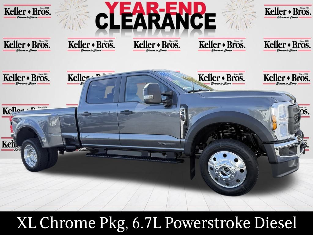 2026 Ford F-450 Super Duty XL's photo