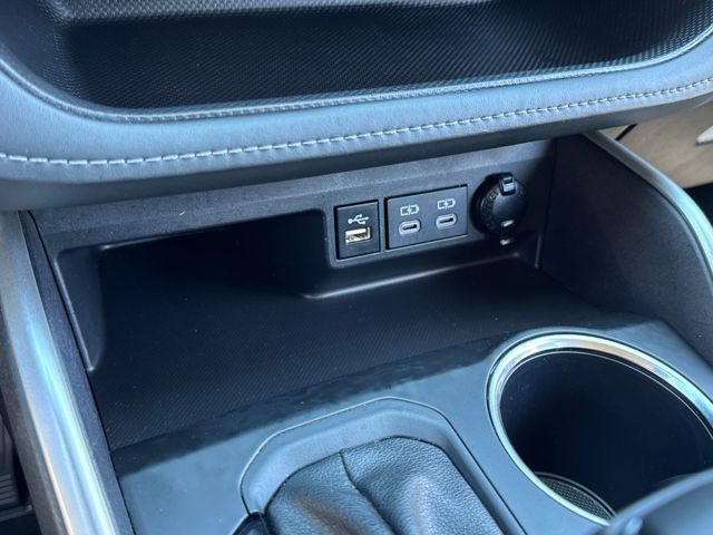 2024 Toyota Highlander LE photo 14