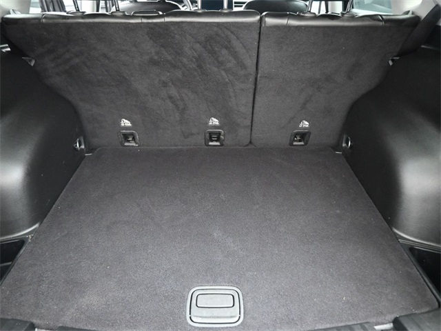 2022 Jeep Compass Latitude Lux photo 22