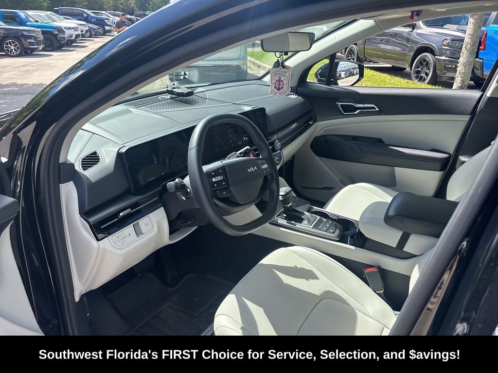 2026 Kia Sportage EX photo 4