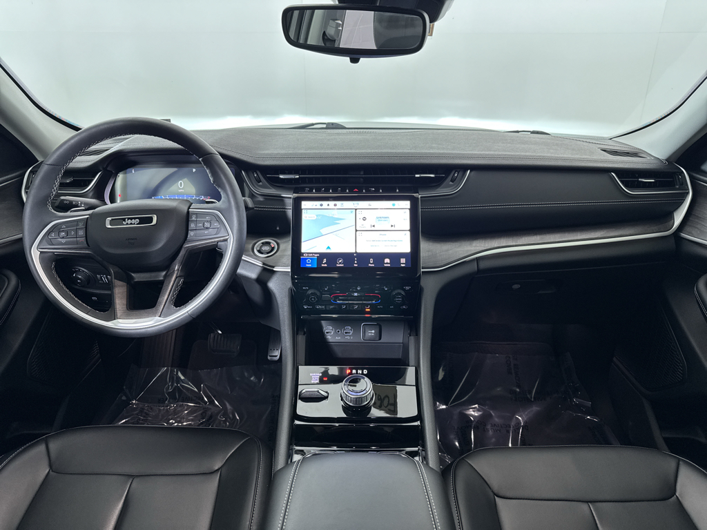 2023 Jeep Grand Cherokee Limited photo 2