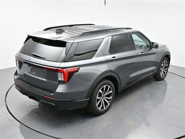 2025 Ford Explorer ST-Line photo 41