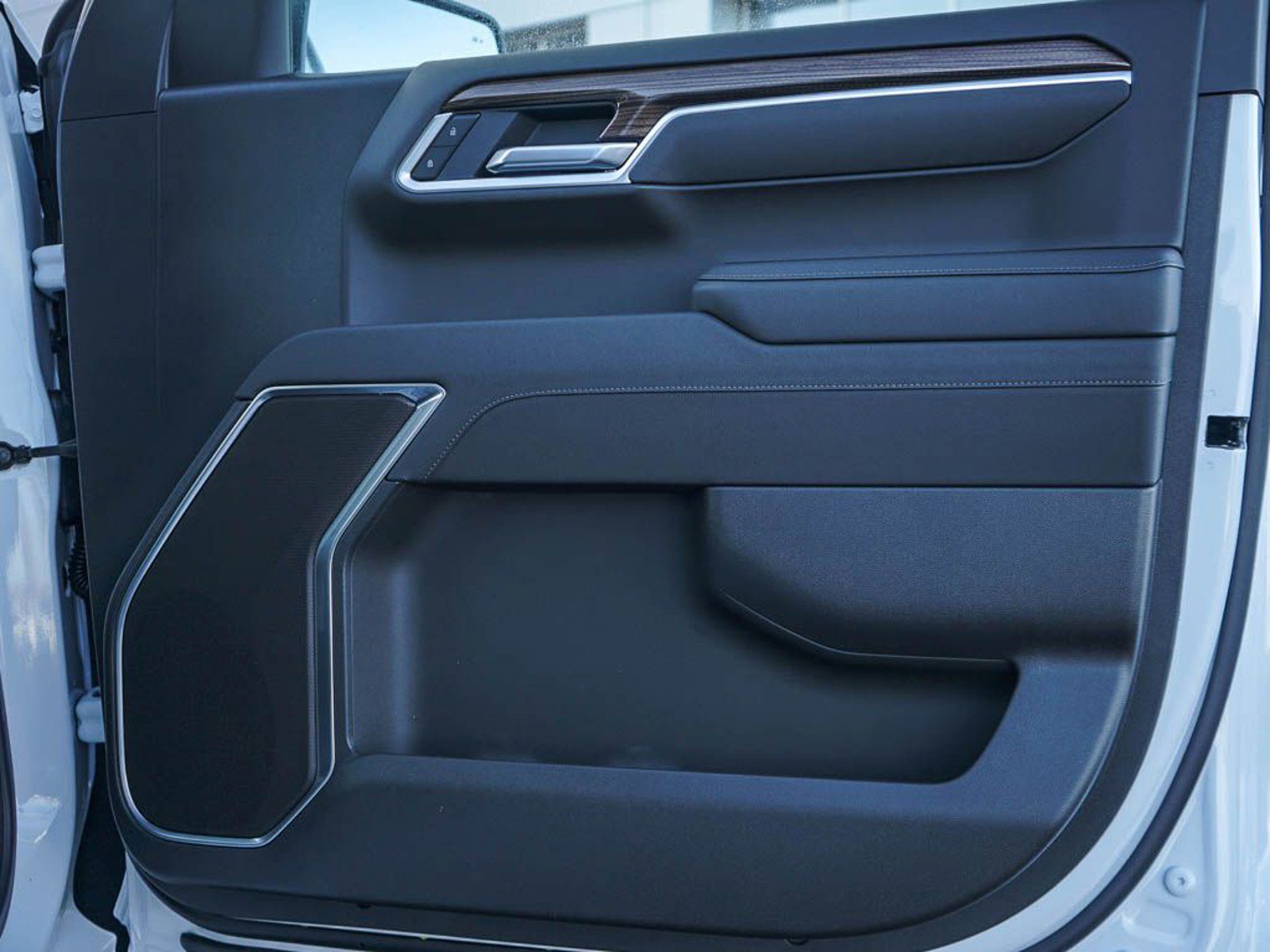 2025 Chevrolet Silverado 1500 LT photo 7
