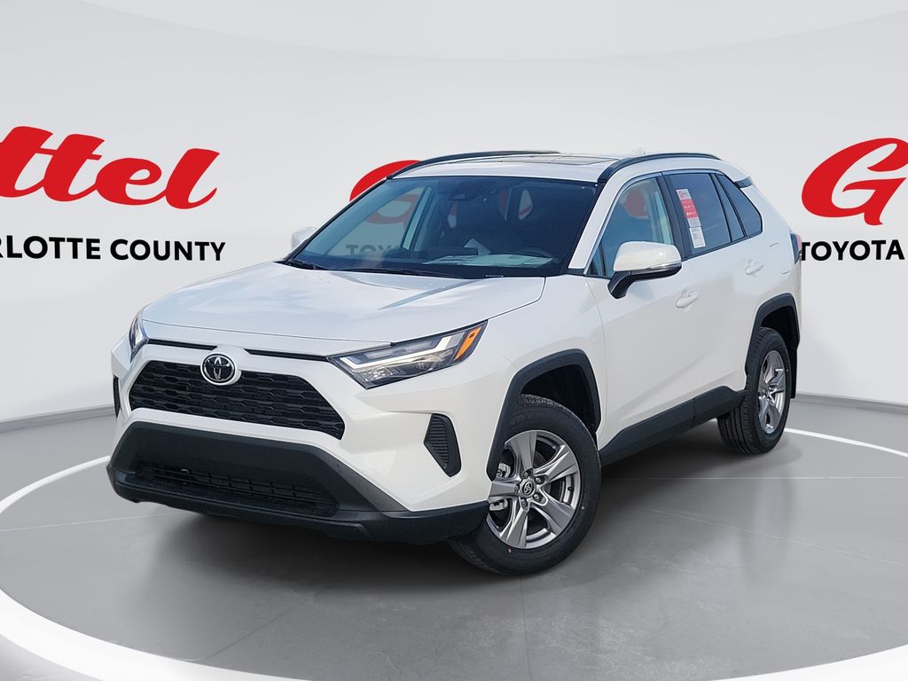 2025 Toyota RAV4 XLE's photo