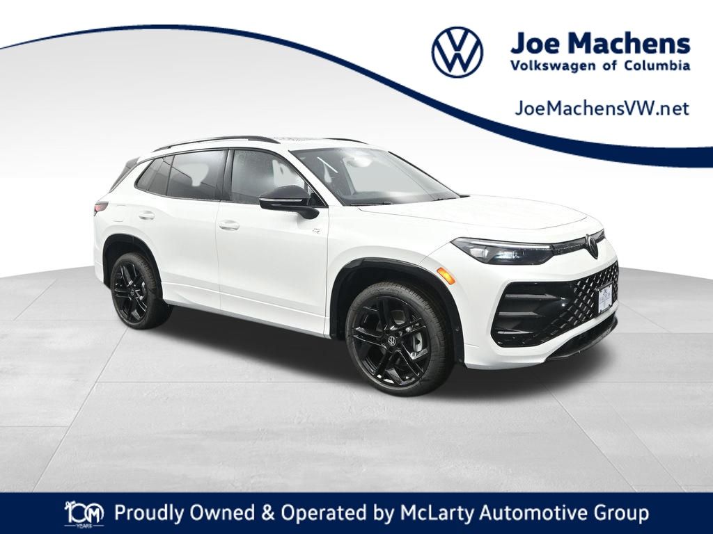 2026 Volkswagen Tiguan SE R-Line Black's photo