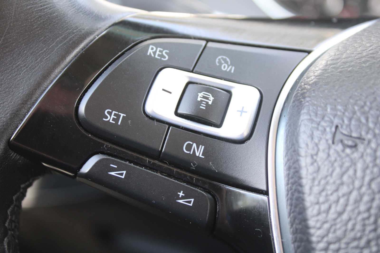 2018 Volkswagen Atlas V6 SEL photo 27