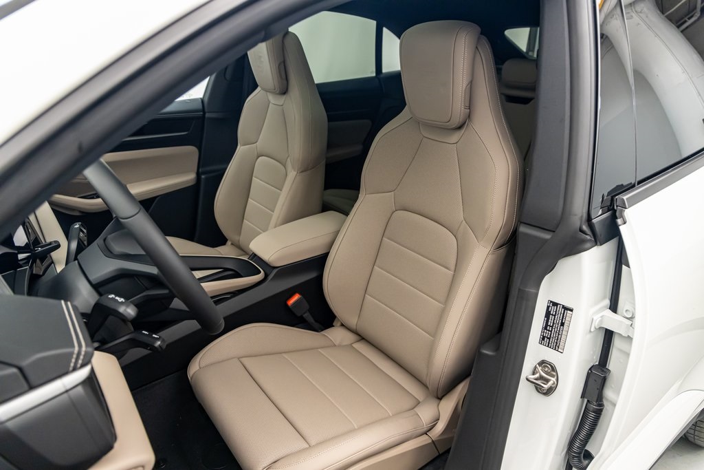 2024 Porsche Macan Electric 4 photo 5