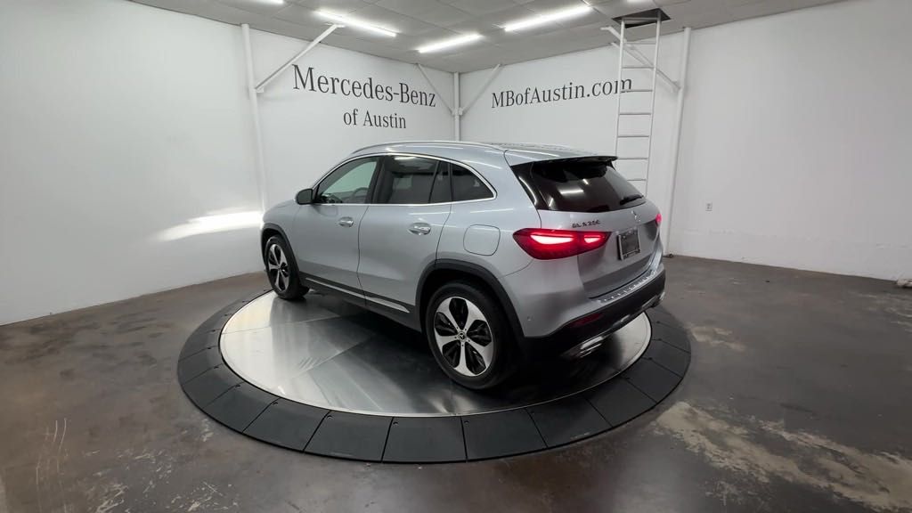 2025 Mercedes Benz GLA 250 photo 9