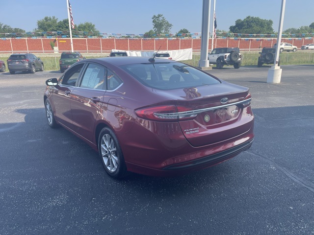 2017 Ford Fusion SE photo 4