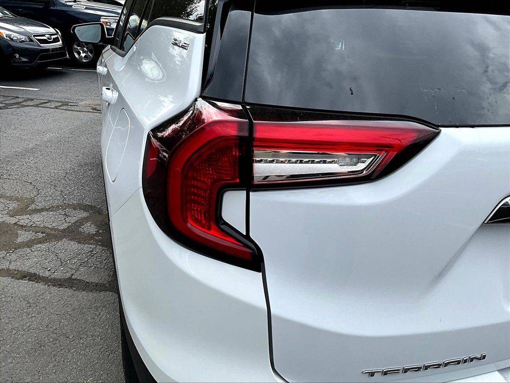 2023 Gmc Terrain SLE photo 26